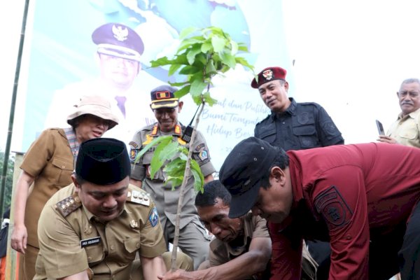 Peringati Hari Bumi Sedunia, Pj. Bupati Bantaeng Imbau Masyarakat Menanam Pohon