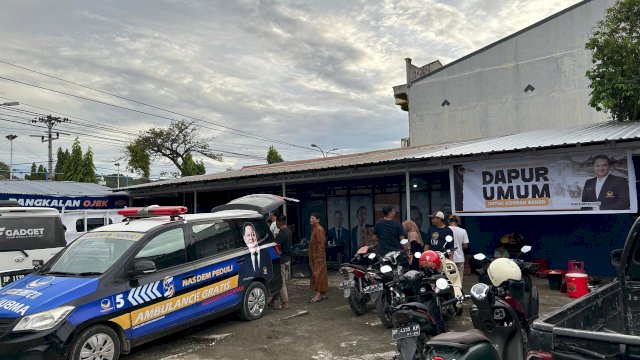 DPD NasDem Luwu Bantu Korban Banjir Bandang dan Bangun Dapur Umum.