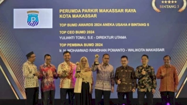 PD Parkir Makassar Raih Top BUMD Awards 2024.