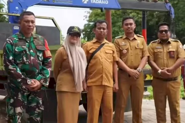 Dinas PU Makassar Tertibkan Tiang-Jaringan Kabel Fiber Optik Ilegal di Tamalate