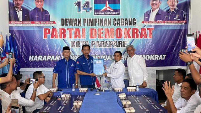 Tasming Hamid Kembalikan Formulir di Partai Demokrat.