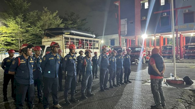 Peduli Korban Bencana, Dinas DamKarMat Kota Makassar Kirim Bantuan ke Wilayah Terdampak Bencana di Sulsel