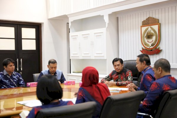 Terima Kunjungan BPS, PJ Sekda Firman Pagarra Imbau OPD Detail Mengisi Survei Pendataan