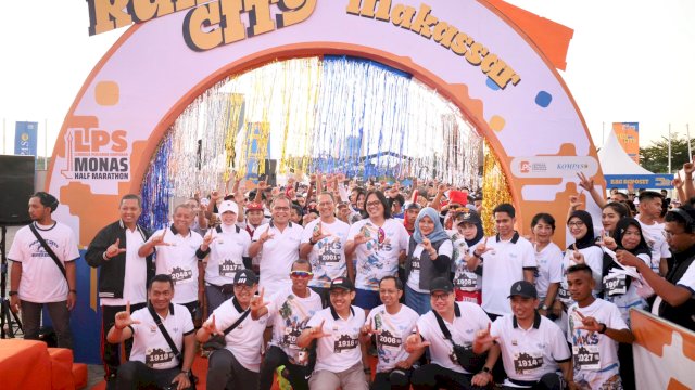 Danny Pomanto Lepas Peserta Monas Half Marathon 2024.