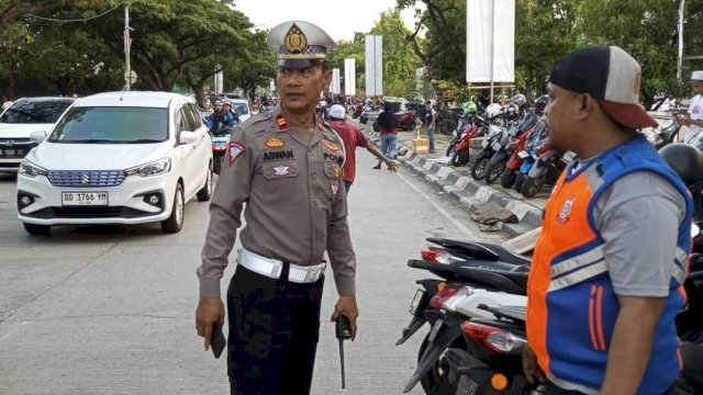 Penertiban Kendaraan di Lokasi Konser Makassar.