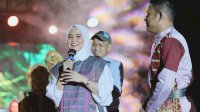 Tampil Cantik dengan Busana Wastra Corak Barru, Dokter Ulfah Tutup Berbaur Fest 2024: Terima Kasih Atas Partisipasi Masyarakat! 