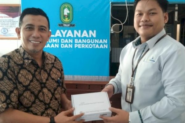 Bapenda Terima Bantuan Mesin Electronic Data Capture dari Bank Sulselbar Cabang Sinjai