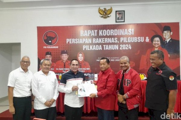 Jokowi Tanggapi Santai Fotonya Tak Ada di Kantor PDIP Sumut: Cuma Foto Kok
