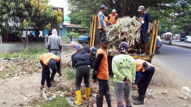Tenaga Kebersihan Pejuang Adipura di Maros Dapat THR