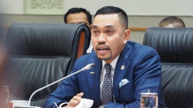 Sahroni Dukung Penindakan Pelat DPR Palsu.(F-INT)
