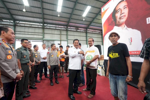 Pj Gubernur Bersama Wakapolri Launching Percepatan Penyaluran Bantuan Pangan Serentak 24 Kabupaten/Kota Se-Sulsel