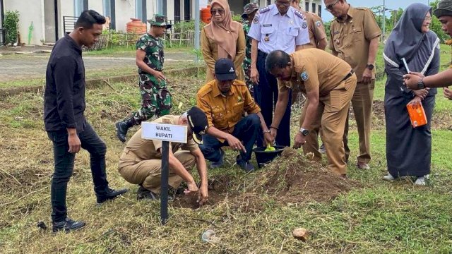 Peringati Hari Bumi, Pemkab Pangkep Tanam 1.000 Pohon