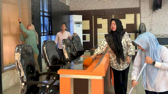 Kepala Bapenda Kota Makassar Instruksikan Seluruh ASN dan Laskar Pelangi Lakukan Kerja Bakti