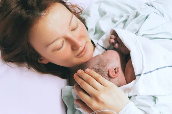 DPR Sahkan UU KIA, Ibu Bekerja Berhak Dapat Cuti Melahirkan sampai 6 Bulan