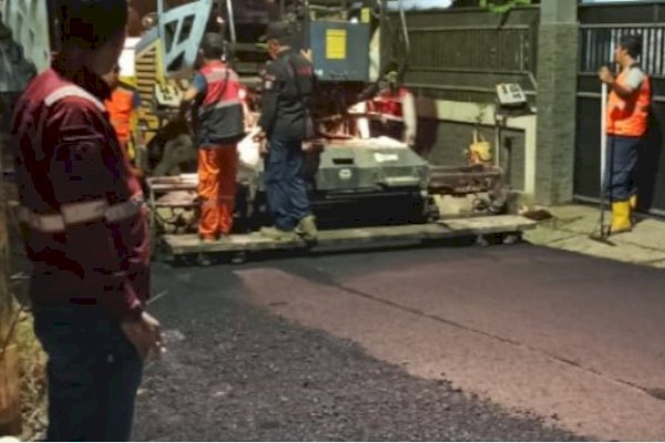 Dinas PU Makassar Gerak Cepat Lakukan Perbaikan Jalan di Kelurahan Sudiang