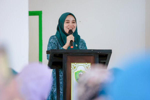 Tolak Ukur Evaluasi, Dokter Ulfah Hadiri Peniliaian Lomba Desa/Kelurahan di Pujananting