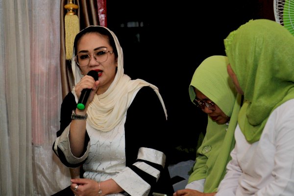 Ditemui Debbie Rusdin, Pengurus Majelis Taklim Baiturrahim Makassar Doakan Rusdin Abdullah Jadi Walikota