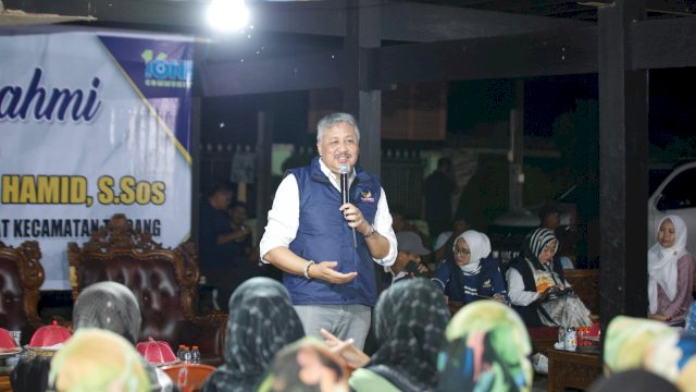 Calon Bupati Pinrang Andi Irwan Hamid Silaturahmi Bersama Masyarakat Tiroang Pinrang.