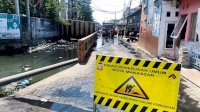 Dinas PU Makassar Lakukan Normalisasi Saluran Sekunder Utama, Turunkan Spuder Excavator