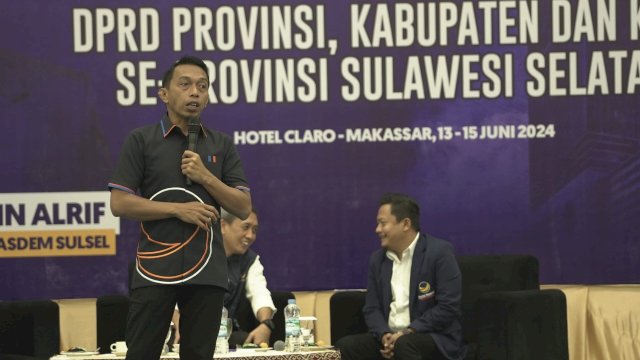 Sekretaris DPW Partai NasDem Syaharuddin Alrif Membawa Materi saat Bimbingan Teknis Anggota DPRD dari Fraksi NasDem mulai Tingkat Provinsi dan Kabupaten/Kota.