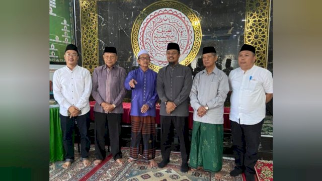 Andi Sudirman Sulaiman Silaturhami di Kediaman Rais Syuriah PWNU Sulsel AGH KH Baharuddin.