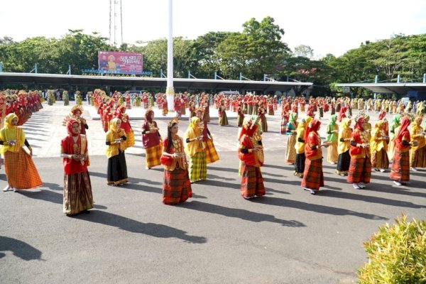 Pemkab Maros Ikut Andil Bantu Pemprov Raih 2 Rekor MURI di Festival Sulsel Menari
