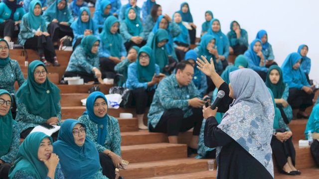 TP PKK Kota Makassar Dorong Remaja Cerdas dan Bijak Gunakan Internet