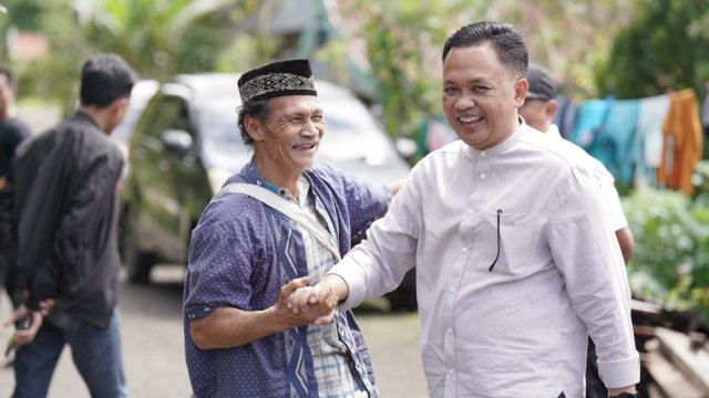 Ilham Azikin bersama Warga Pelosok Bantaeng.