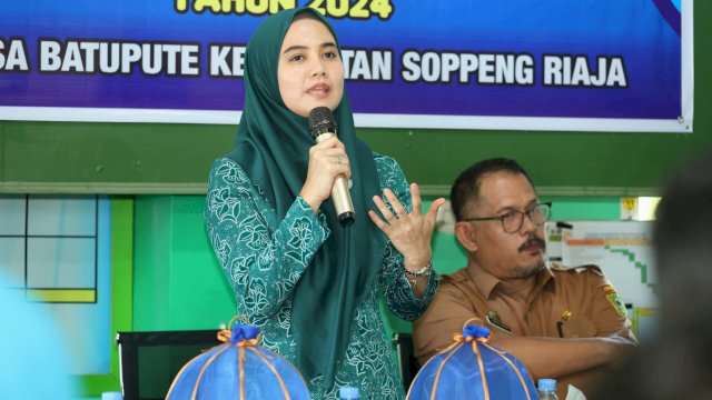 Plt.Ketua TP PKK Kabupaten Barru drg.Hj.Ulfah Nurul Huda S, MARS hadiri Penilaian Lomba Desa.