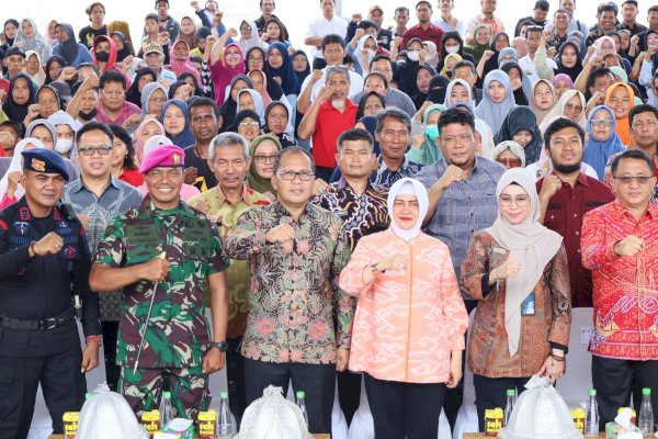 Danny Pomanto Lepas Pendistribusian Bantuan Pangan Beras Pemerintah Tahap II di Makassar