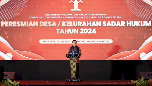 Menkumham Yasonna Laoly Resmikan 12 Kelurahan di Kota Makassar Jadi Desa/Kelurahan Sadar Hukum.