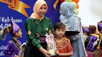 Fadliah Firman Apresiasi Dedikasi Murid dan Guru TK DWP Makassar dalam Acara Pelepasan