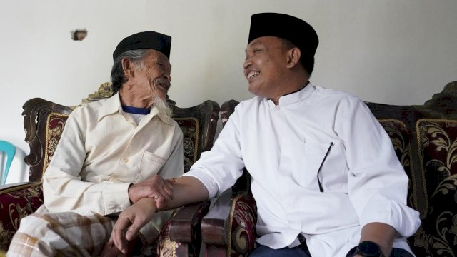 Kembali Bertemu, Begini Keakraban Ilham Azikin saat Bertemu Tokoh Kampung Panjang