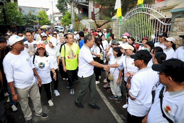 Danny Pomanto Ramaikan Jalan Santai Sehat Bahagia Gereja Katolik Paroki ST Paulus Tello