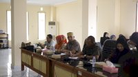Rapat dengan Mitra Kerja, Komisi 2 DPRD Pangkep Minta OPD Lakukan Uji Petik hingga Maksimalkan Pelayanan di Pasar