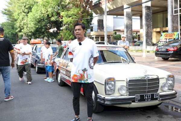 Lepas Peserta Tour Der Sulawesi Mercedez Benz Klasik, PJ Sekda : Selamat Sampai Tujuan, Tunjukkan Aksi Tangguhmu