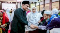 Bupati Barru Suardi Saleh-Dokter Ulfa Terima Jamaah Haji di Asrama Sudiang: Jadilah Teladan bagi Masyarakat!