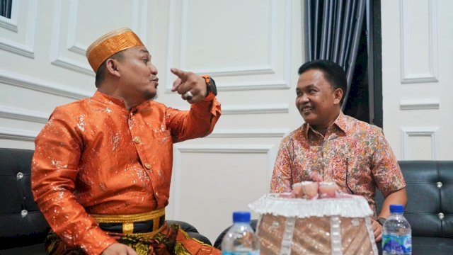 Ilham Azikin Diundang Khusus di Hajatan Keluarga AKJ.