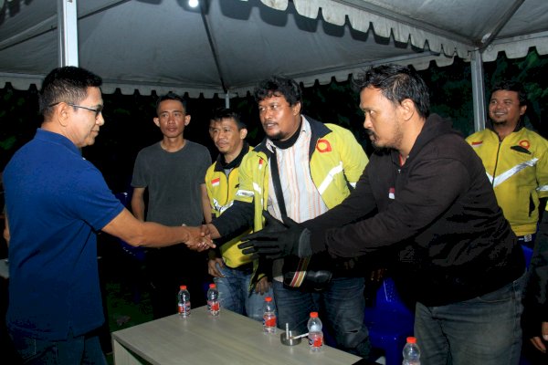 Malam-malam Puluhan Driver Ojol Datangi Posko &#8216;Rudal&#8217;, Deklarasi Dukung Rusdin Abdullah di Pilwakot Makassar
