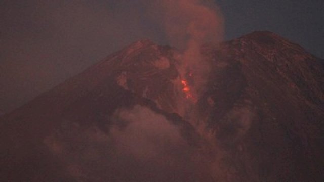 Gunung Semeru. erupsi.(F-INT)