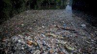 Lautan Sampah Membentang di Sungai Citarum