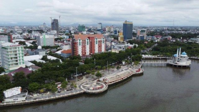 Kawasan Anjungan Pantai Losari.(F-INT)