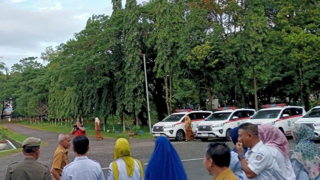 8 Puskesmas di Pangkep Terima Bantuan Ambulans