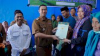 Ratusan Warga di Pangkep Terima Sertipikat Program Redistribusi Tanah