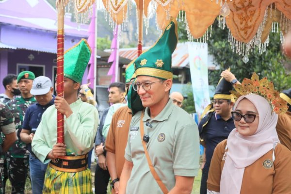 Menparekraf Sandiaga Uno Kunjungi Desa Wisata Balleanging Pangkep