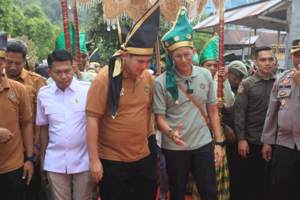 Didampingi Bupati Yusran, Menparekraf Sandiaga Uno Kunjungi Desa Wisata Balleanging Pangkep