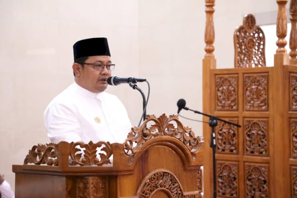 Pj Bupati Bantaeng Shalat Idul Adha di Mesjid Agung Syekh Abdul Gani