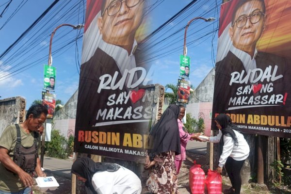 Warga Untia Makassar Curhat Sulitnya Air Bersih ke Rusdin Abdullah: Semoga Bapak Jadi Walikota!