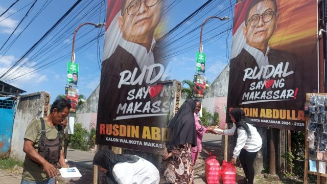 Jumat Berkah Bakal Calon Walikota Makassar, Rusdin Abdullah di Sejumlah tempat di Kota Makassar.