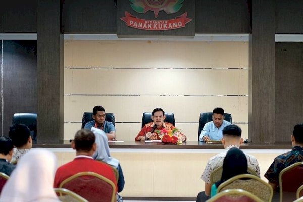 Evaluasi Kinerja, Camat Ari Fadli Kumpulkan Lurah dan Kolektor se-Panakkukang
